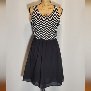 Xhilaration Chevron Print Black & White Summer Dress | Sz. L